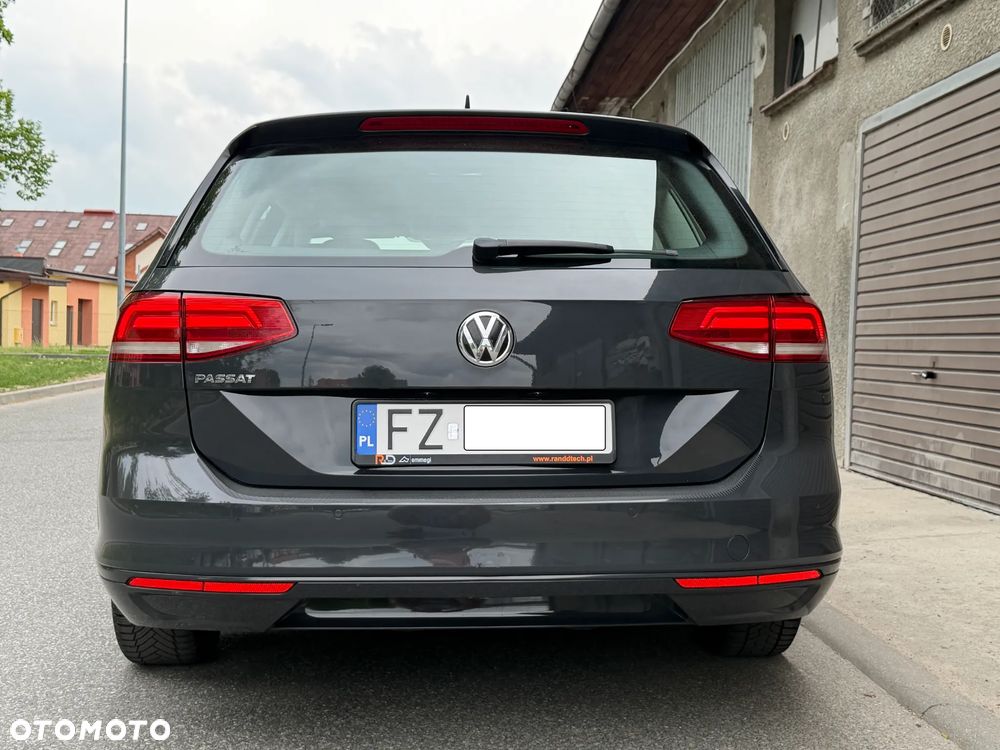 Volkswagen Passat - 30