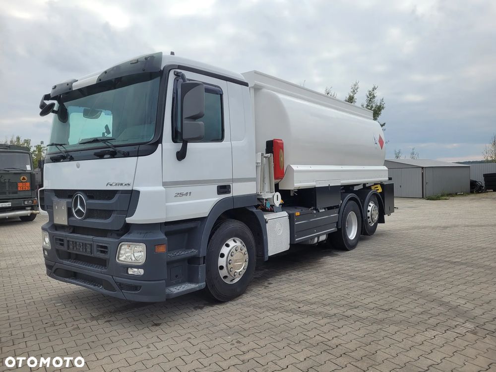 Mercedes-Benz AUTOCYSTERNA MERCEDES ACTROS 26410 V6 - 4