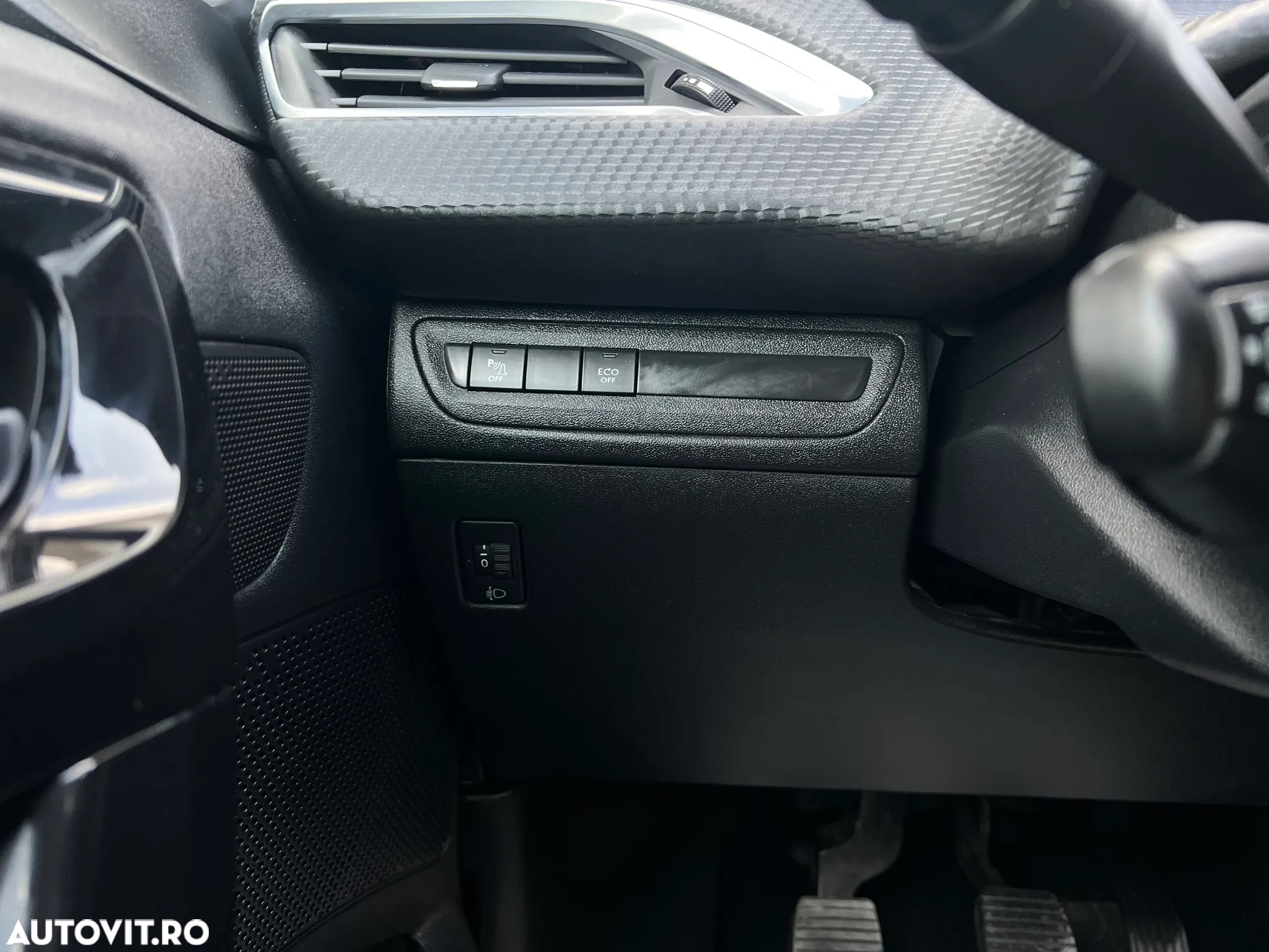 Peugeot 208 PureTech 110 Stop & Start Allure - 17