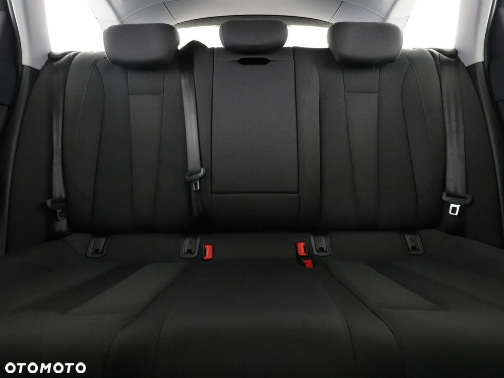 Audi A4 Avant 35 TDI mHEV S tronic - 19