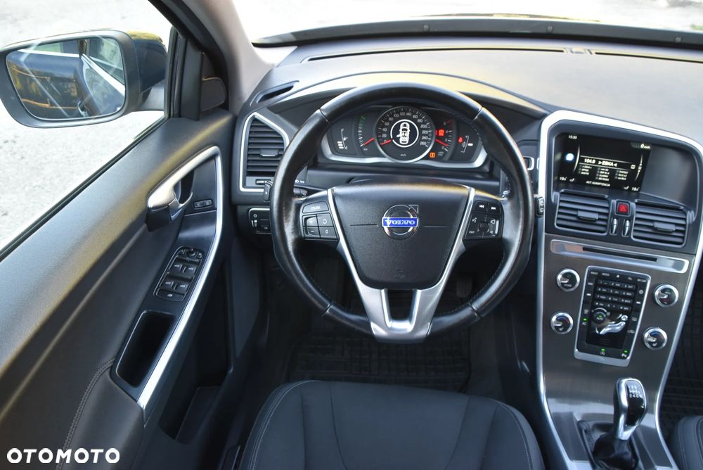 Volvo XC 60 D4 Momentum - 22