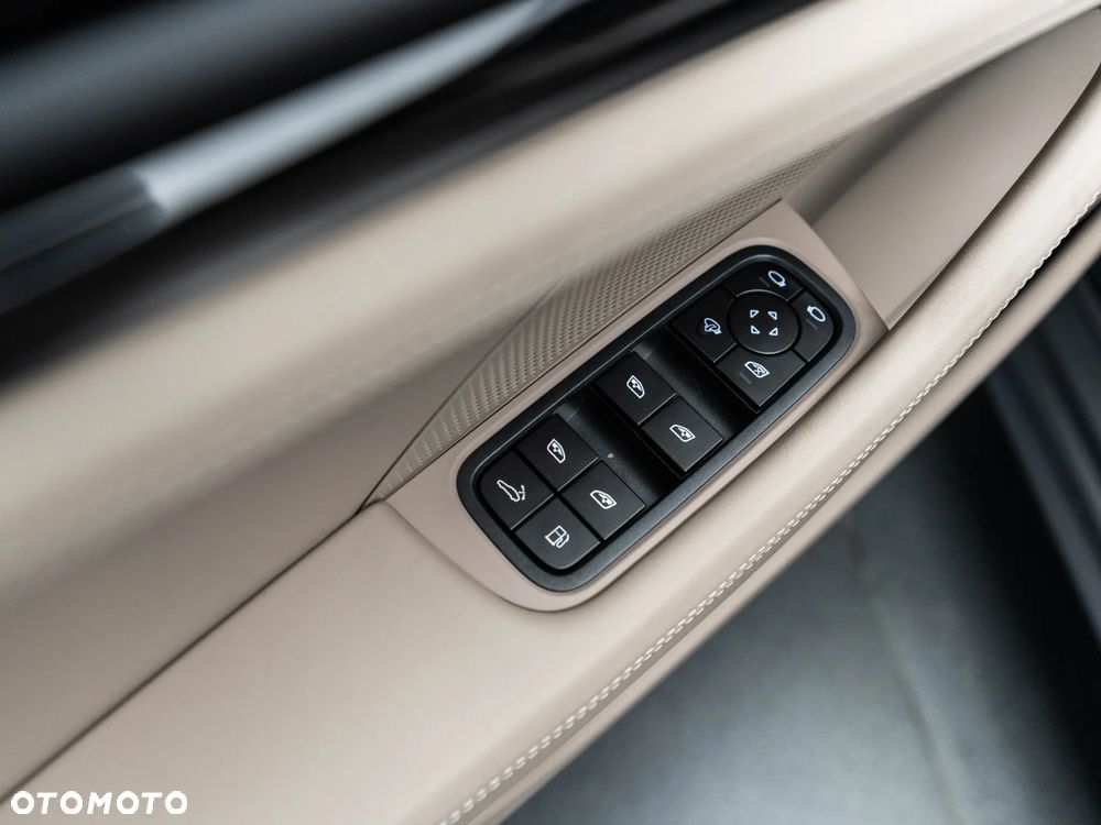 Porsche Panamera 4S E-Hybrid - 25