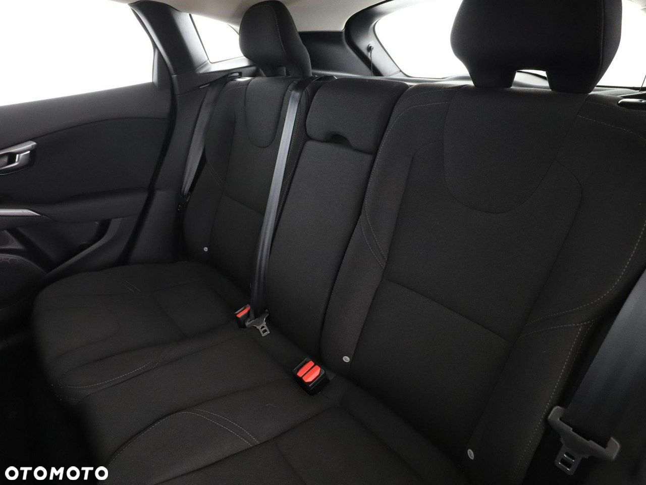 Volvo V40 D2 Kinetic - 17