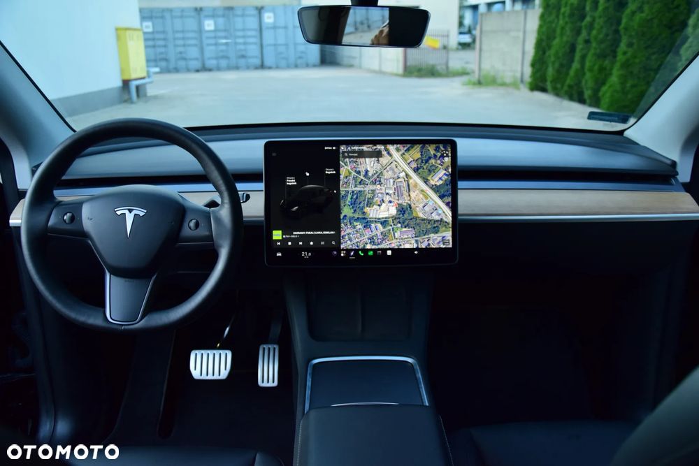 Tesla Model Y - 29