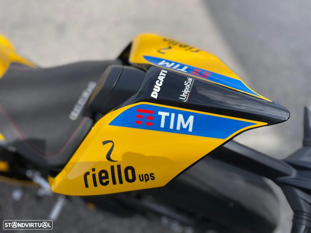Ducati Panigale V4 Bagnaia 2023 World Champion Replica - 13