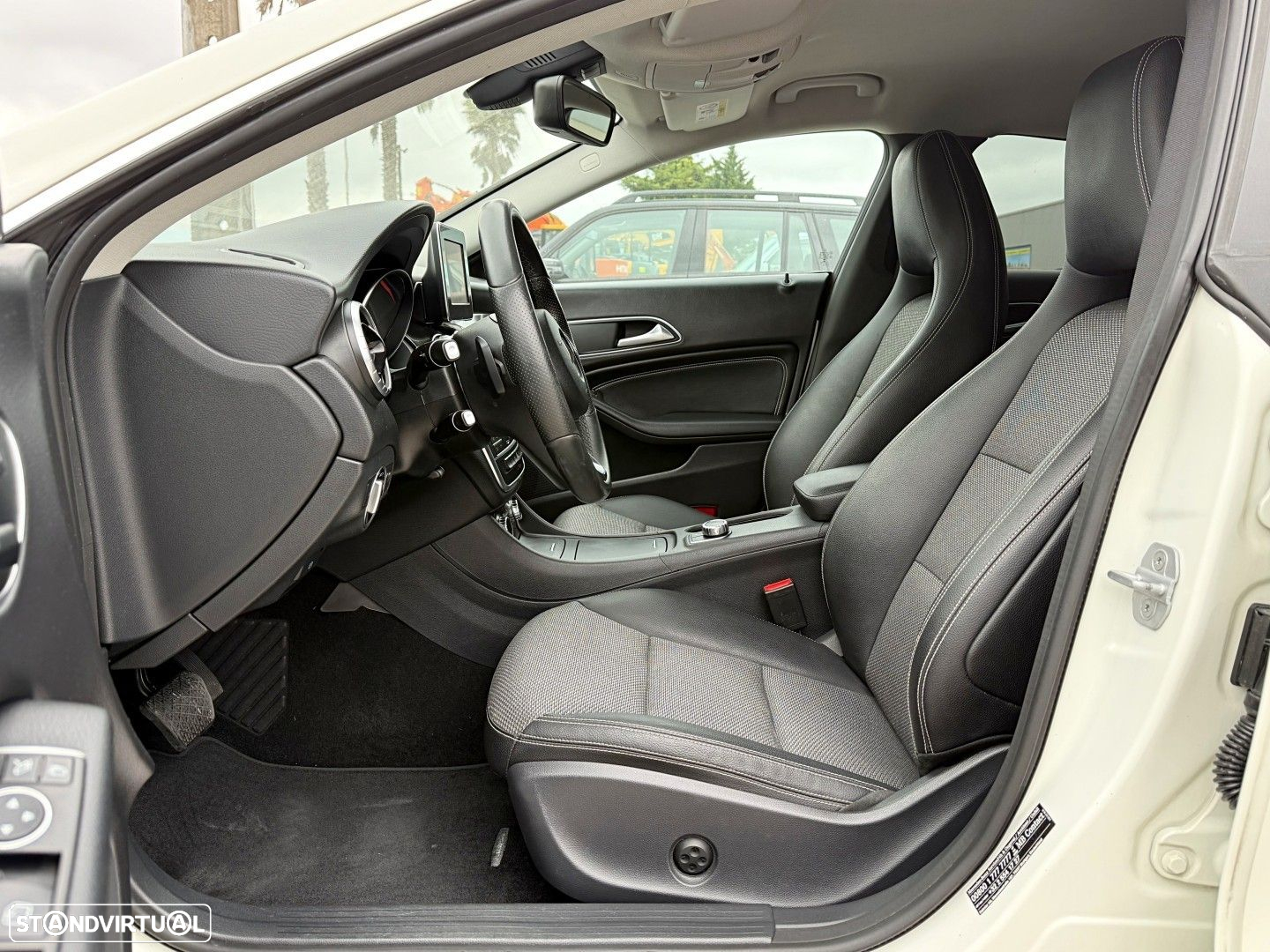 Mercedes-Benz CLA 200 d Shooting Brake Urban Aut. - 10
