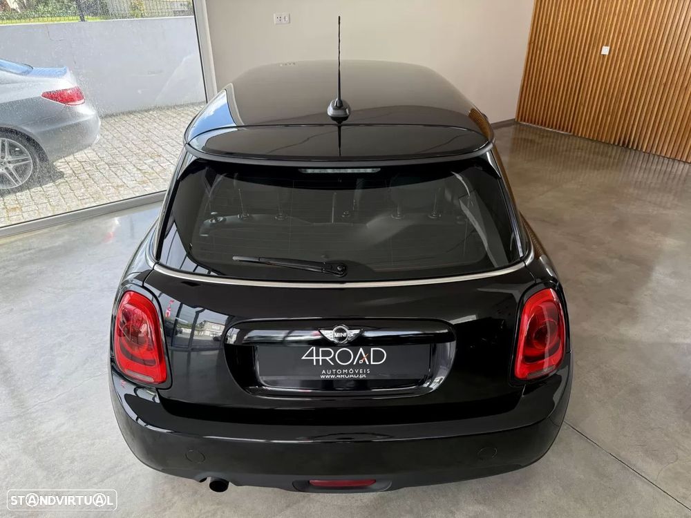 MINI 3 Portas One D - 23