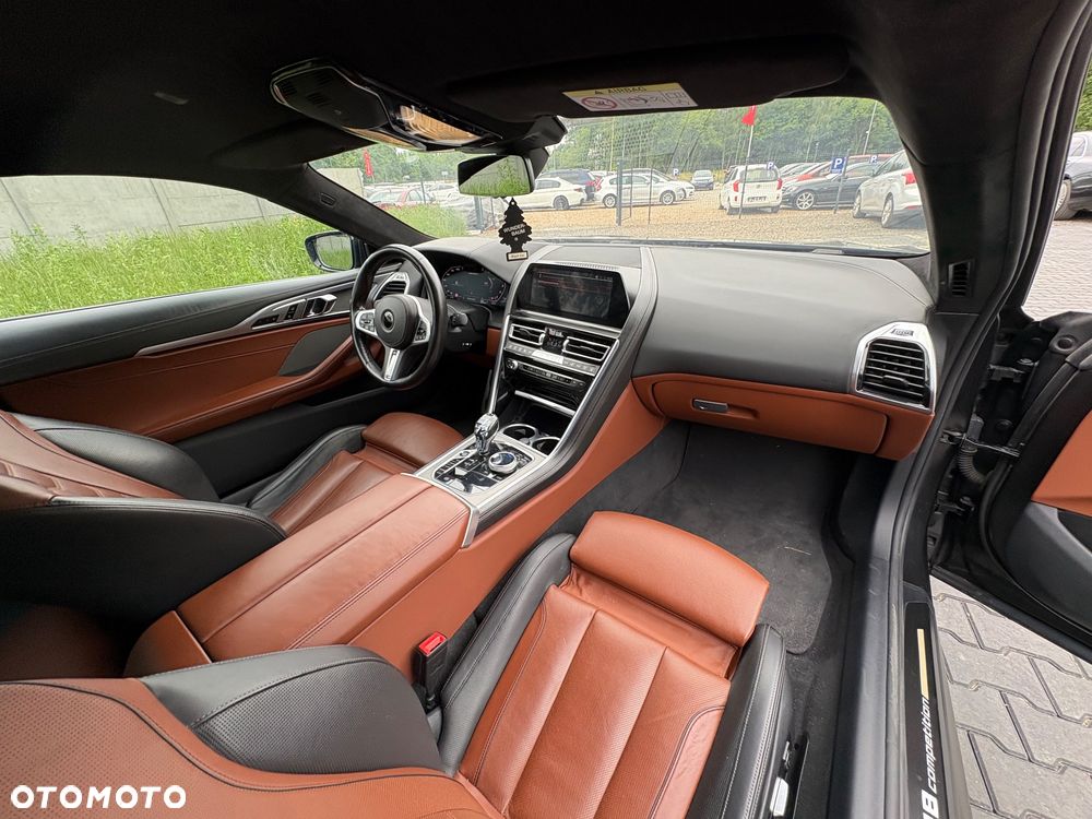 BMW Seria 8 - 31