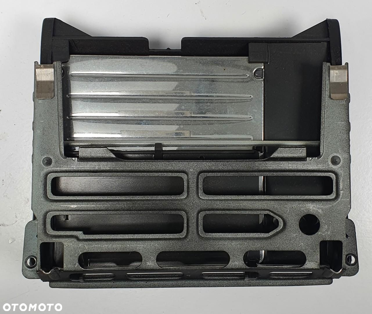 POPIELNICZKA ZAPALNICZKA 12V MERCEDES W201 190 - 2
