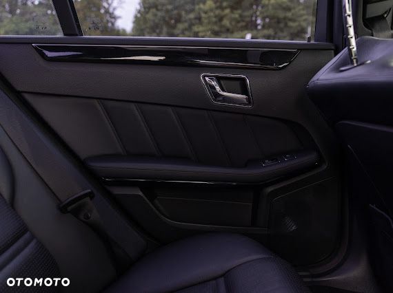 Mercedes-Benz Klasa E 63 AMG AMG Speedshift 7G-MCT - 22