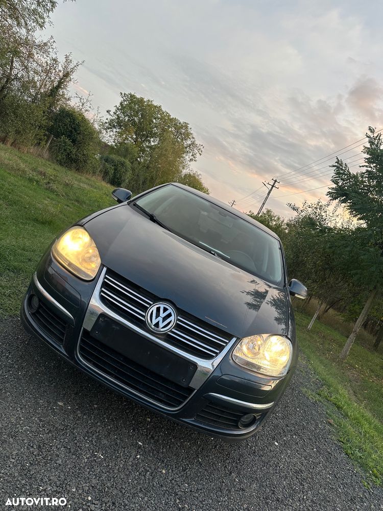 Volkswagen Jetta 1.9 TDI Comfortline - 1