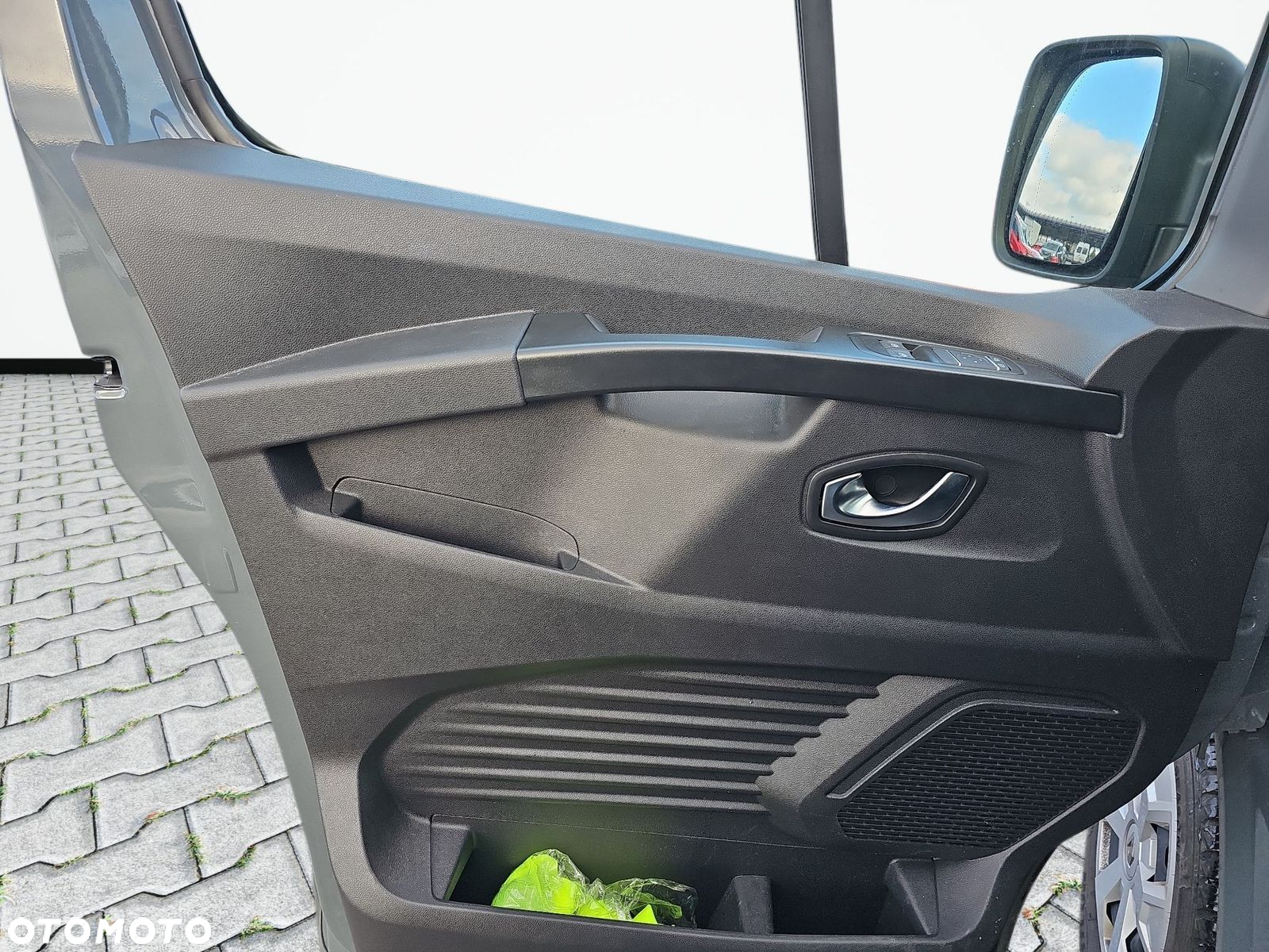 Renault Trafic Grand SpaceClass 2.0 dCi - 16