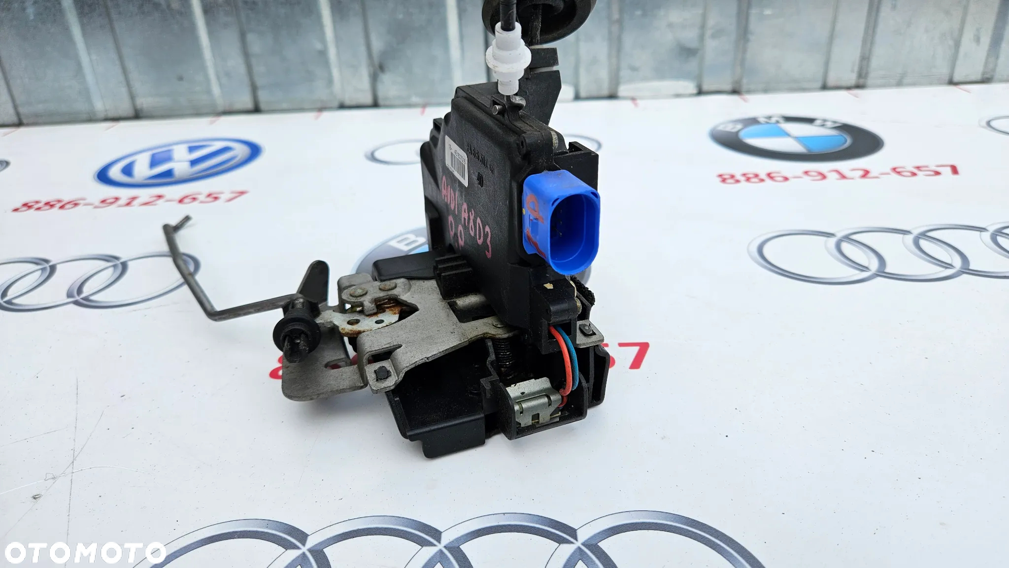 Audi A8 D3 Kompletny zamek drzwi przód prawy Zamek drzwi przednich prawych 4E1837016 EUROPA 7 PIN - 4