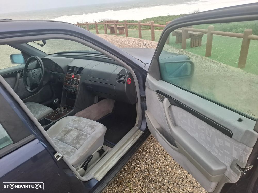 Mercedes-Benz C 220 D Classic - 12