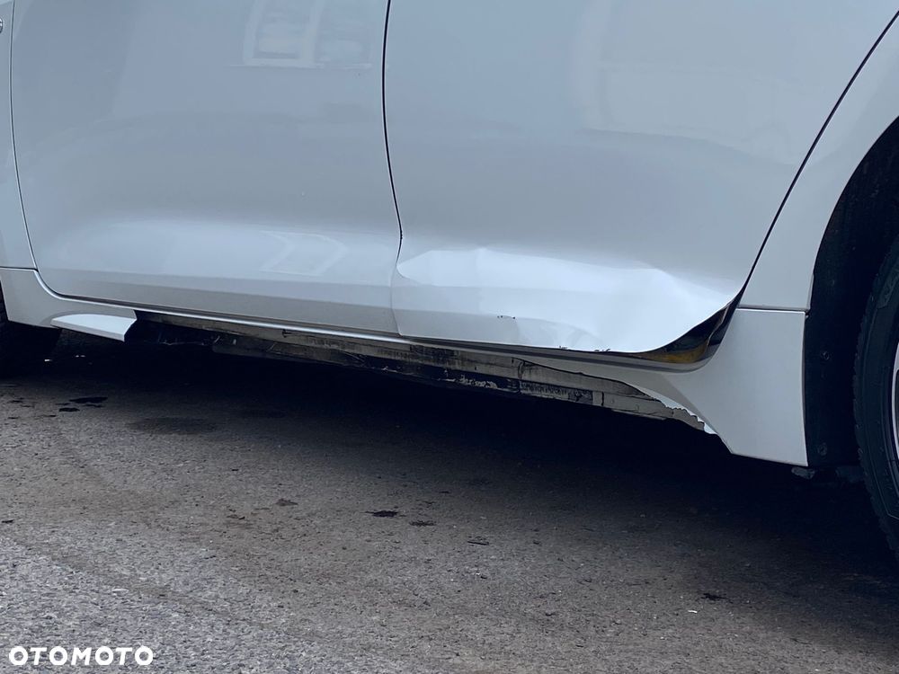 Toyota Corolla 2.0 Hybrid GR Sport - 12