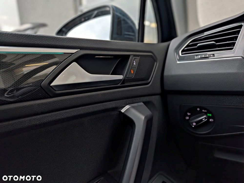 Volkswagen Tiguan 1.5 TSI EVO Elegance DSG - 33