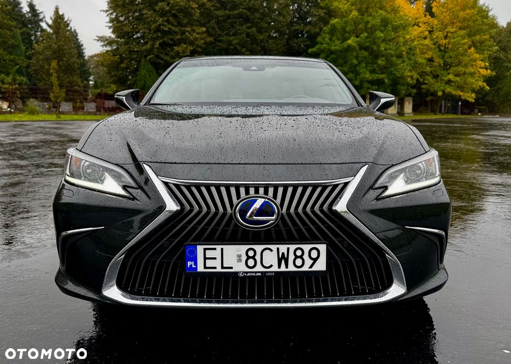 Lexus ES 300h Business Edition - 3