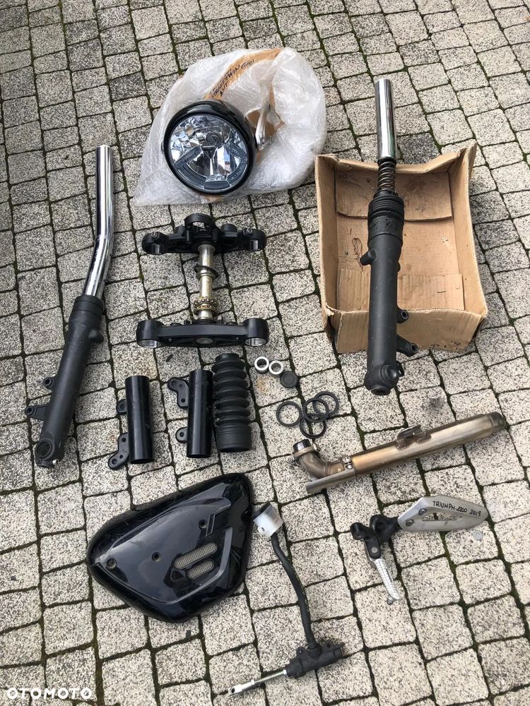 Triumph Strett Twin 1200 osłona bok felga tarcza lampa - 1