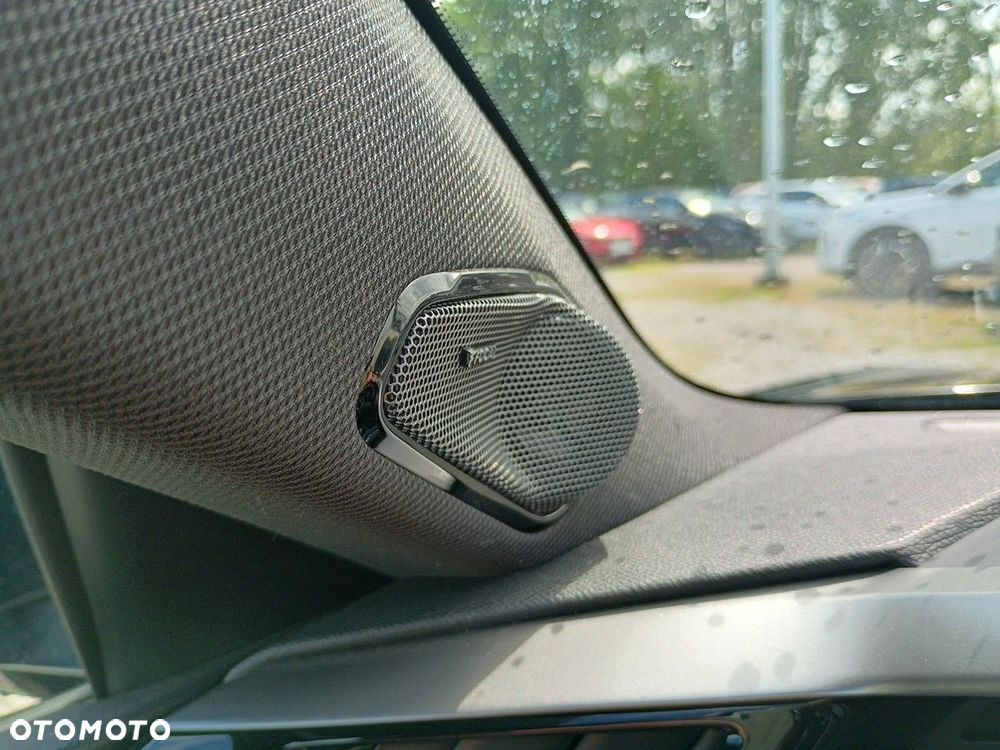Peugeot 408 - 23