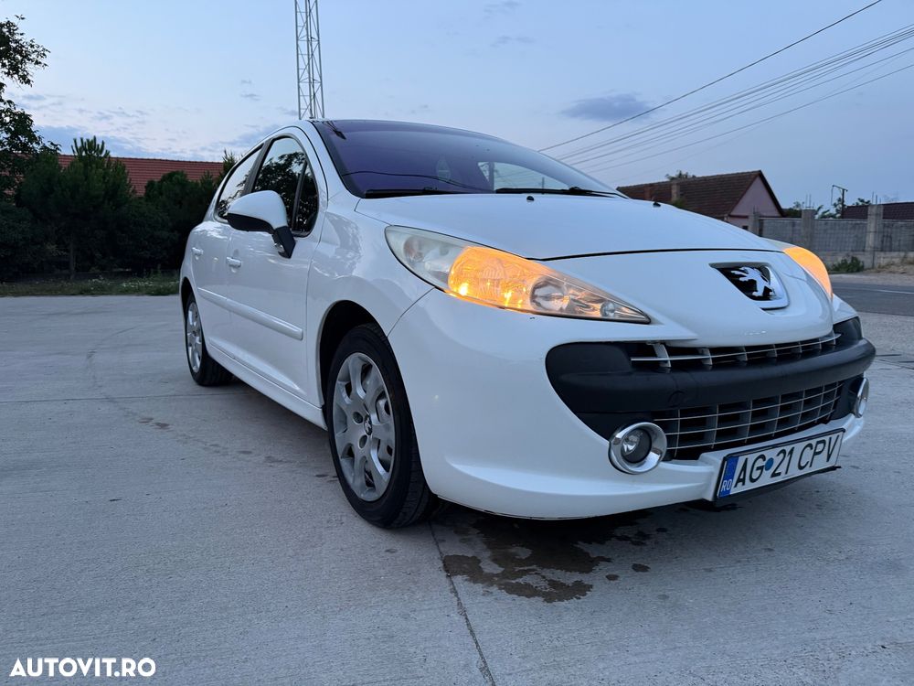 Peugeot 207 1.6HDI Feline - 22