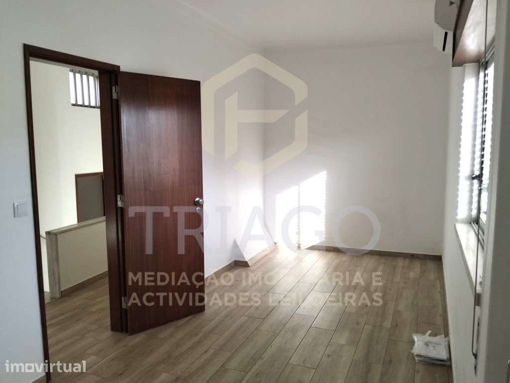 Escritório com 2 Salas e Grande Hall - Grande imagem: 4/9