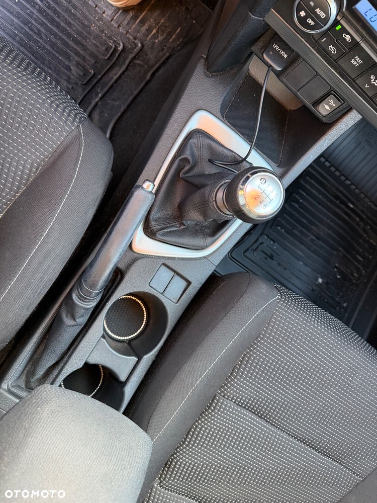 Toyota Auris 1.4 D-4D Premium - 23