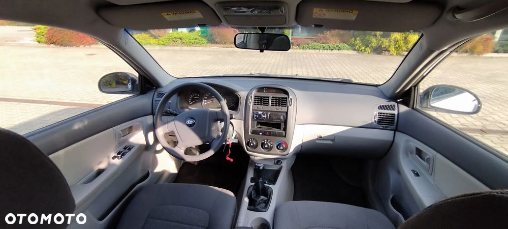 Kia Cerato 1.6 LX - 16