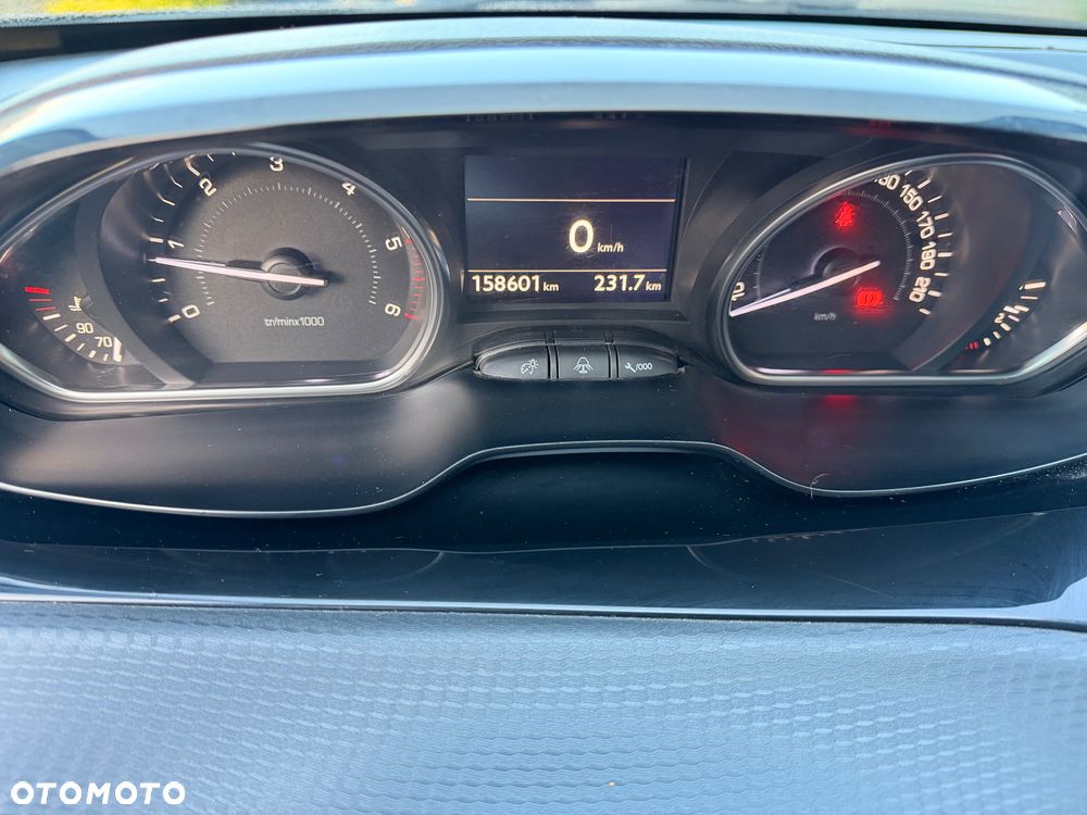 Peugeot 2008 1.6 e-HDi Allure S&S - 29