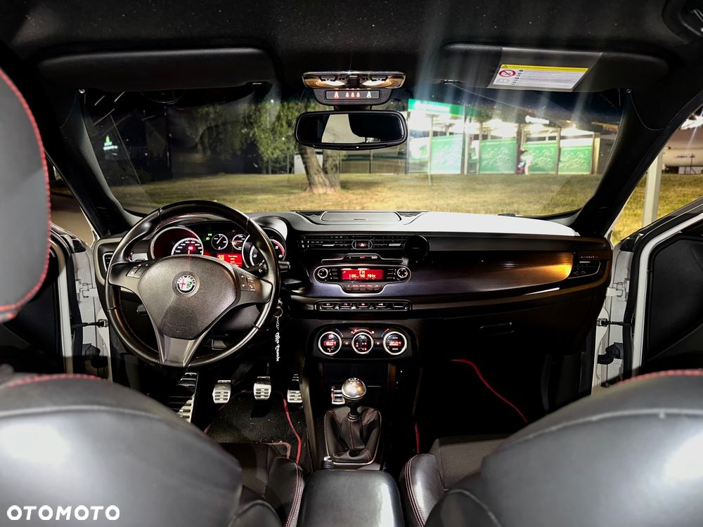 Alfa Romeo Giulietta 2.0 JTDM Distinctive - 10