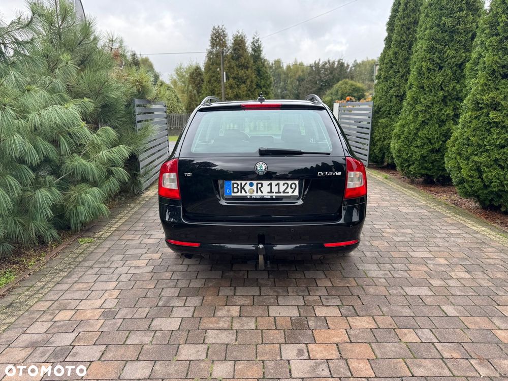 Skoda Octavia Combi 1.6 TDI DPF Ambiente - 8