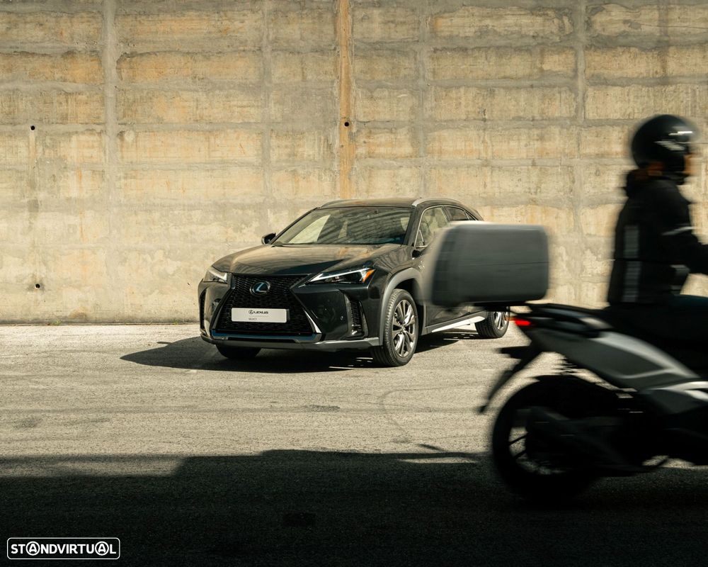 Lexus UX 250h Sport (Ecrã 12.3) - 22