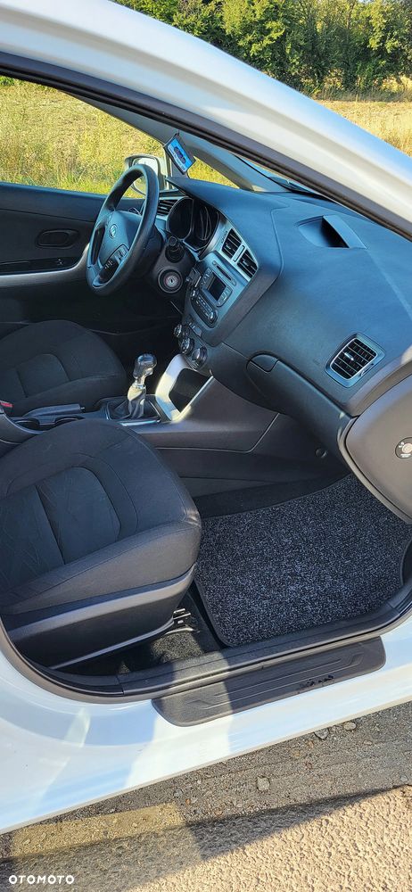 Kia Ceed - 16