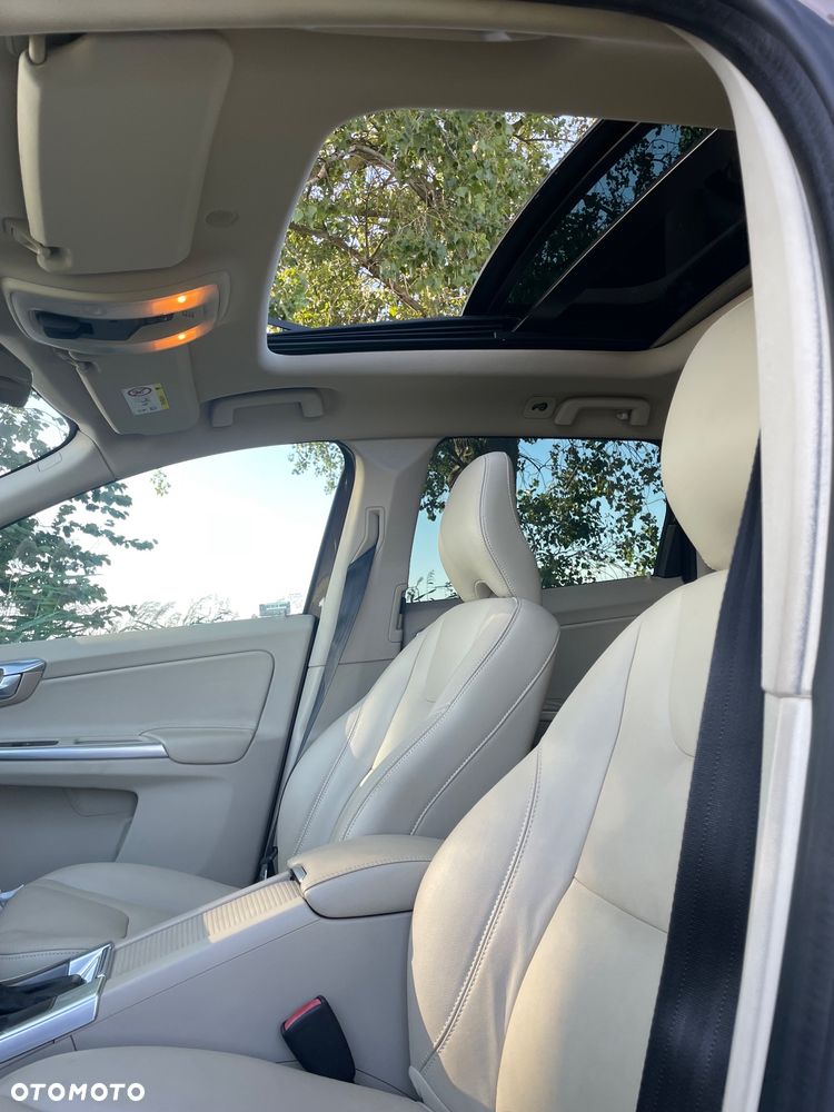 Volvo XC 60 D5 AWD Summum - 8