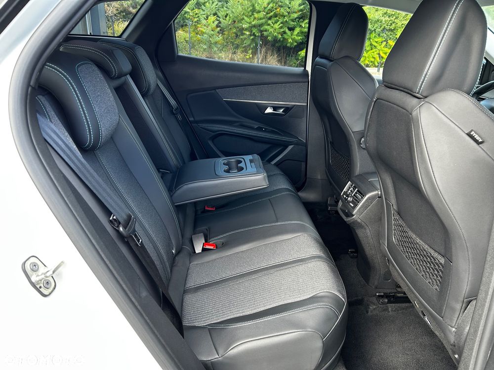 Peugeot 3008 225 e-EAT8 Allure Pack - 36