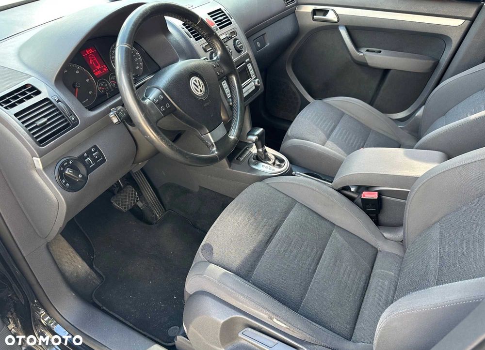 Volkswagen Touran - 5