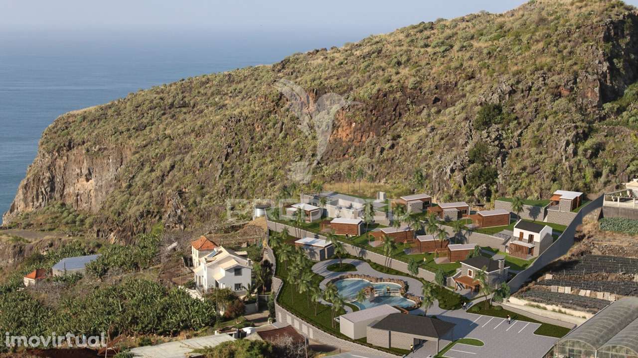 Terreno com projeto aprovado para construção de aldeamento turístico - Grande imagem: 2/24