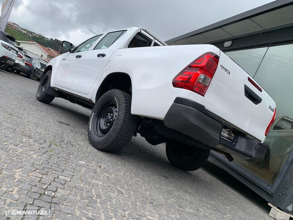 Toyota Hilux 2.4 D-4D 2WD CD - 8