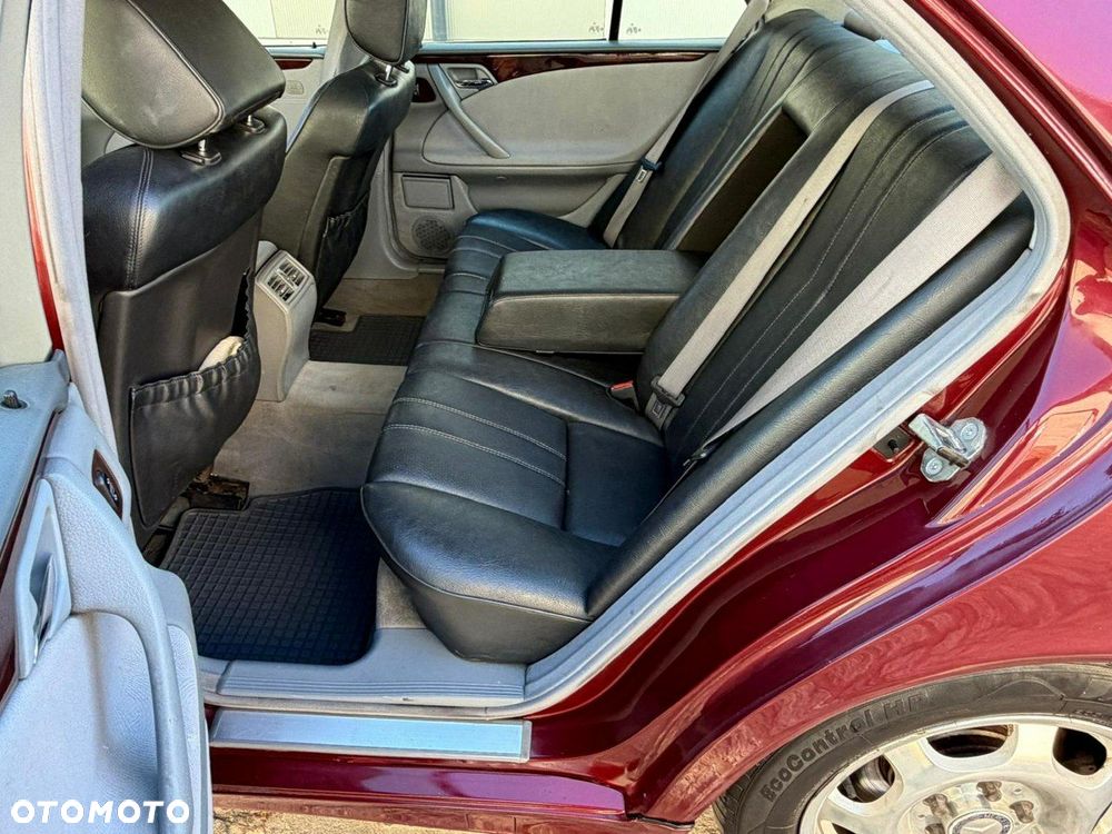 Mercedes-Benz Klasa E - 22