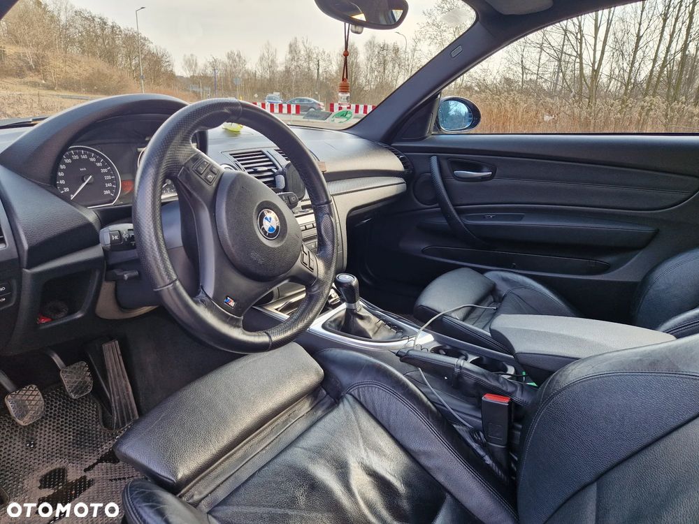 BMW Seria 1 120i - 26
