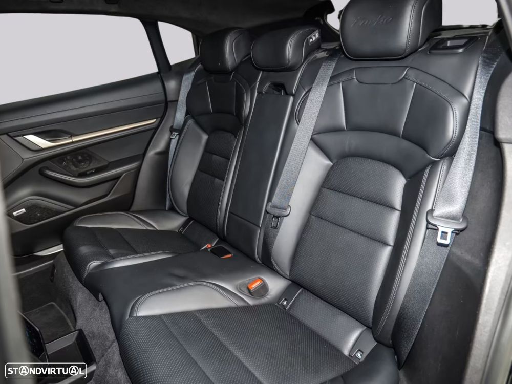 Porsche Taycan Cross Turismo - 23