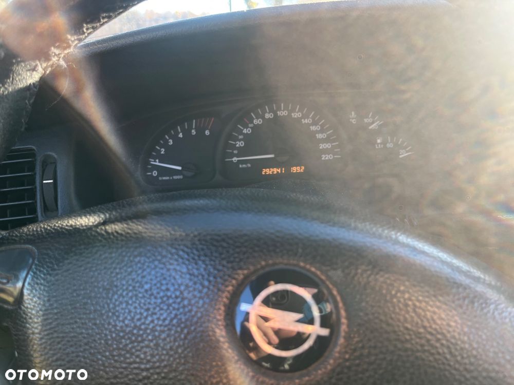 Opel Vectra 2.0 DTI Base - 12