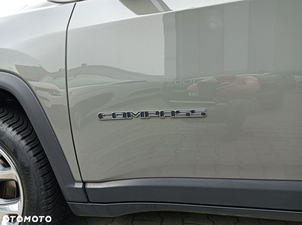 Jeep Compass - 10