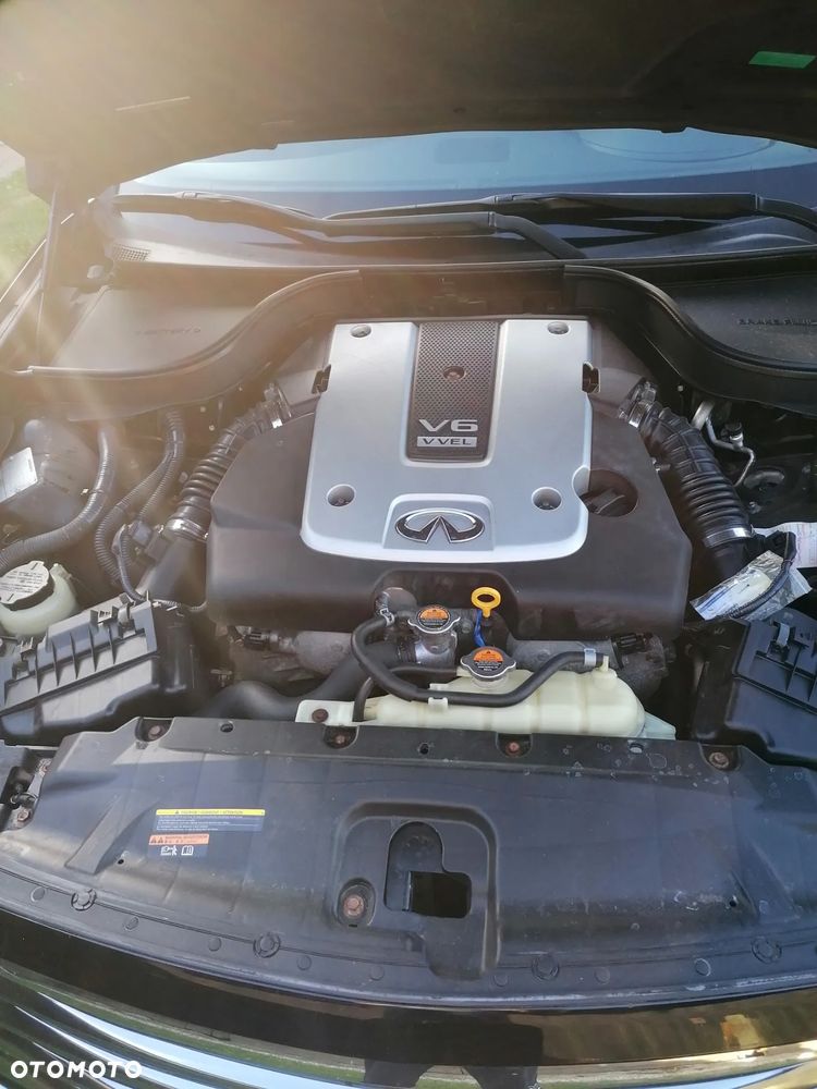 Infiniti G G37 - 18