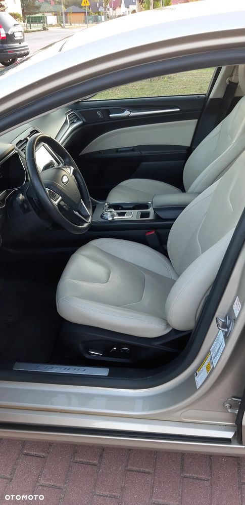 Ford Fusion - 7