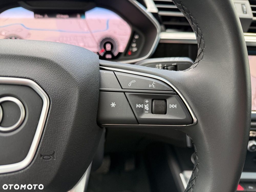 Audi Q3 Sportback - 16