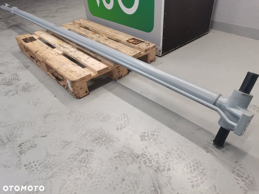 Manitou MLT 737 {Cylinder hydrauliczny wysuwu teleskopu} - 6