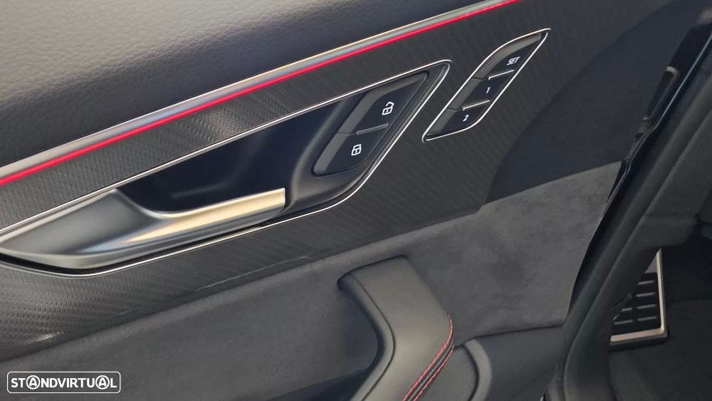 Audi RS Q8 4.0 TFSI quattro Tiptronic - 44