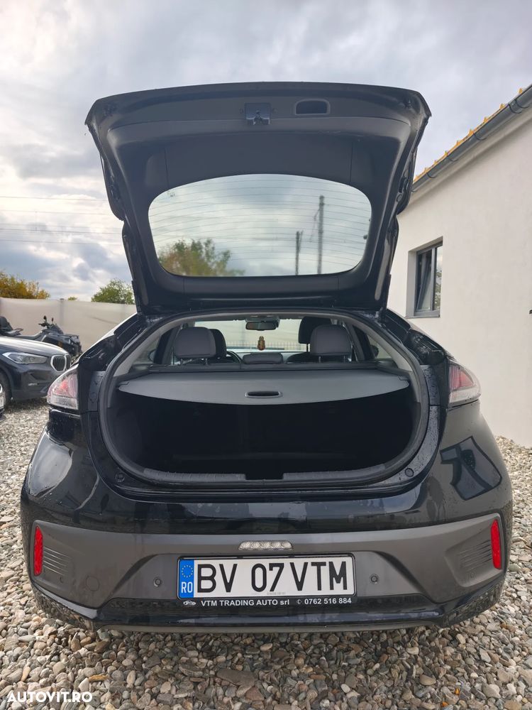 Hyundai IONIQ - 7