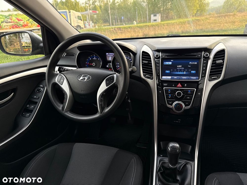 Hyundai i30 blue 1.6 CRDi Passion - 40