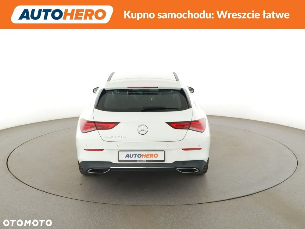 Mercedes-Benz CLA 250 e 8G-DCT Progressive - 8